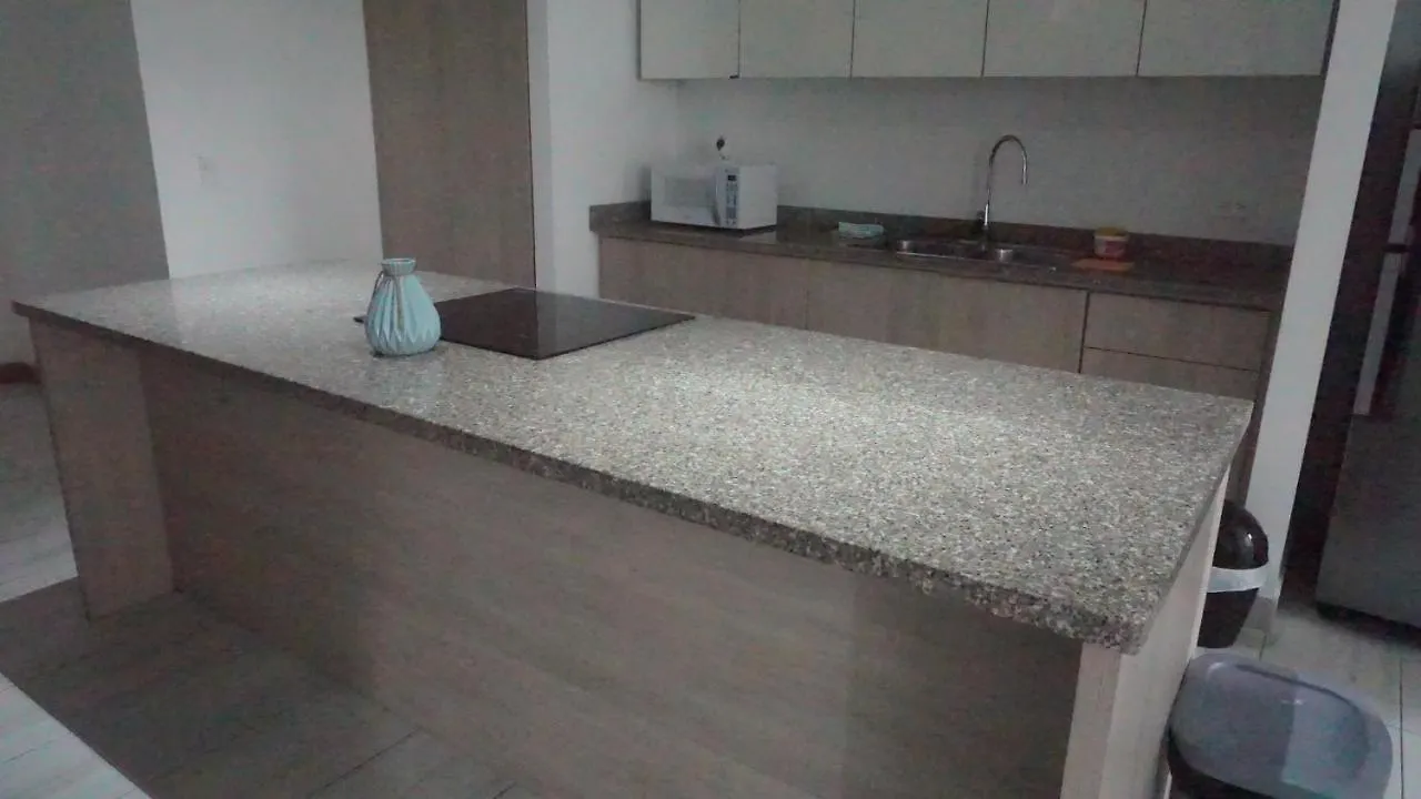 Ubytování v soukromí 1410 Habitacion En Lujoso Departamento - Atelier Quito Ekvádor
