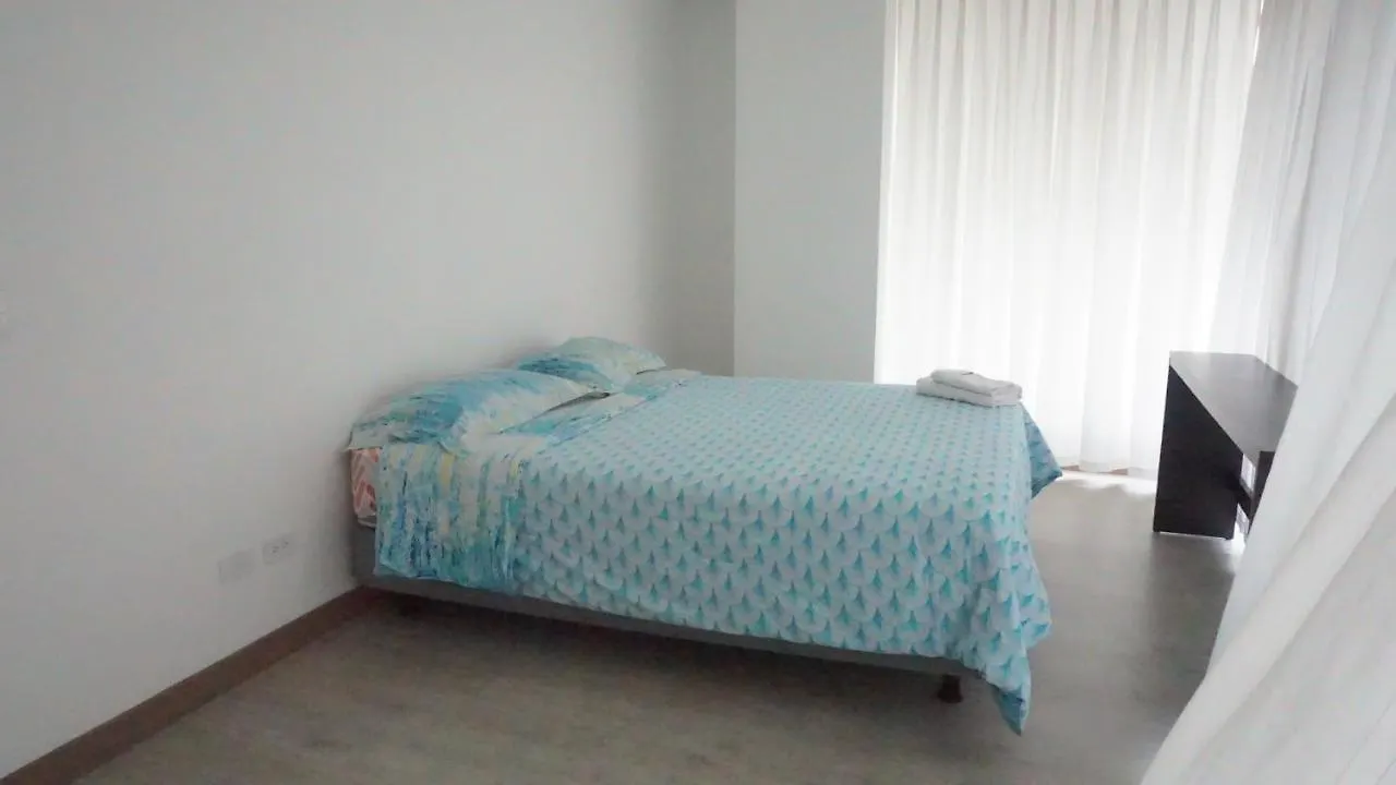Ubytování v soukromí 1410 Habitacion En Lujoso Departamento - Atelier Quito Ekvádor